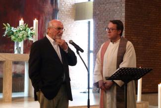 Gespräche über Kriegstraumata mit Curt Hondrich und Hans Mötter / Foto: Helga Fitzner